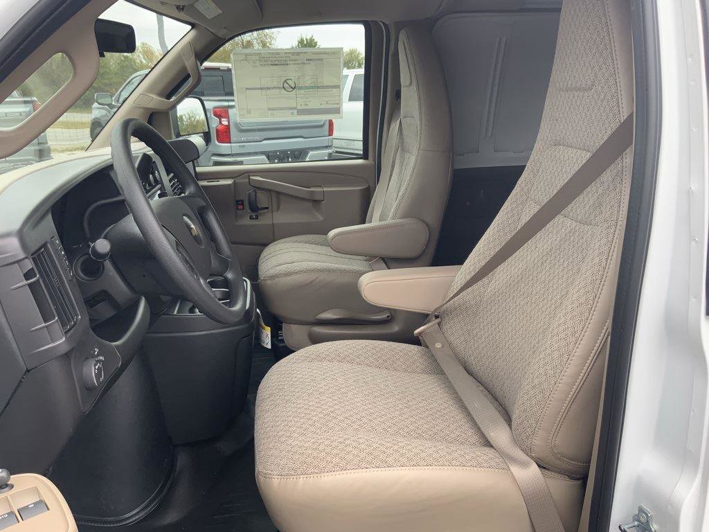 New 2025 Chevrolet Express 3500 Extended w/ Driver Convenience Package image 23