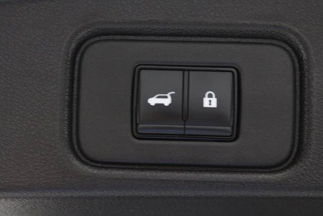 Certified 2024 Nissan Pathfinder SL FWD image 19