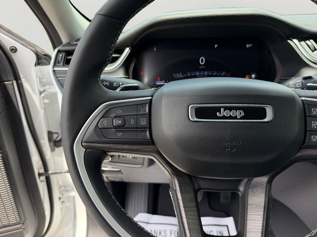 Used 2023 Jeep Grand Cherokee Limited AWD/4WD image 21