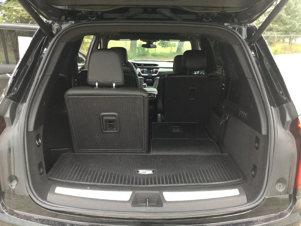 Used 2024 Cadillac XT6 Premium Luxury w/ LPO, Floor Liner Package AWD/4WD image 32