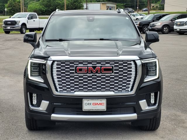 Used 2021 GMC Yukon XL Denali w/ Denali Premium Package AWD/4WD image 3