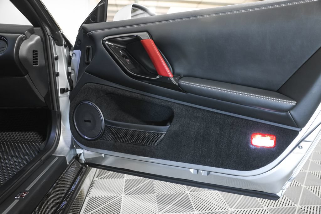 Used 2015 Nissan GT-R Black Edition AWD/4WD image 25