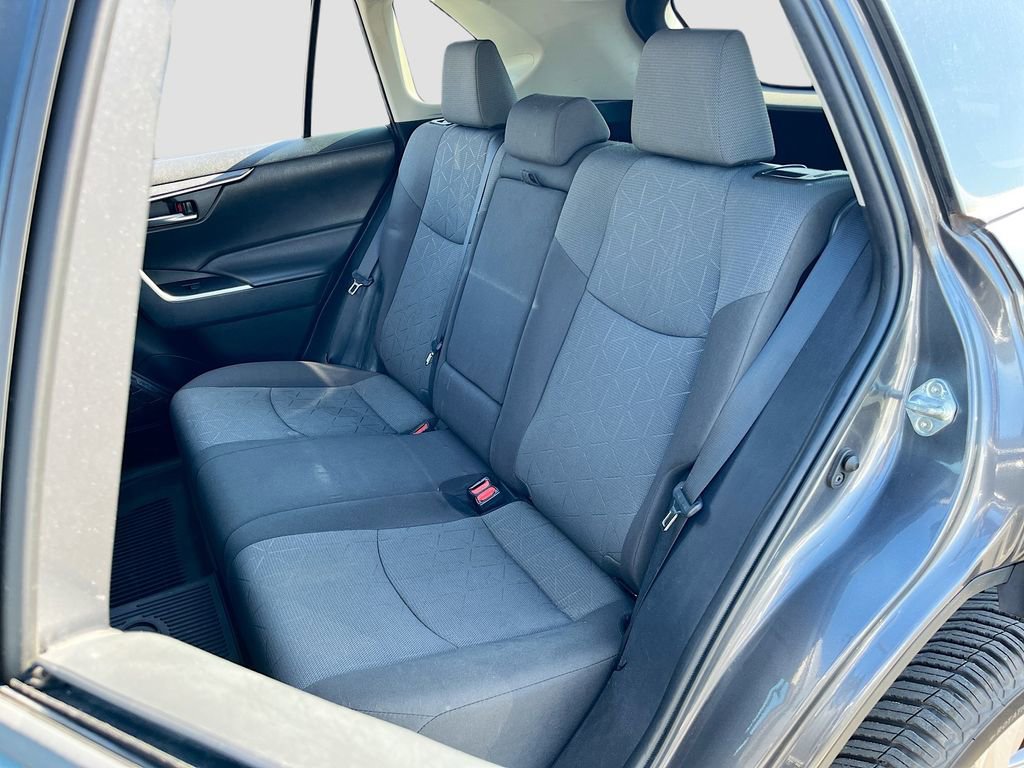 Used 2022 Toyota RAV4 XLE image 22