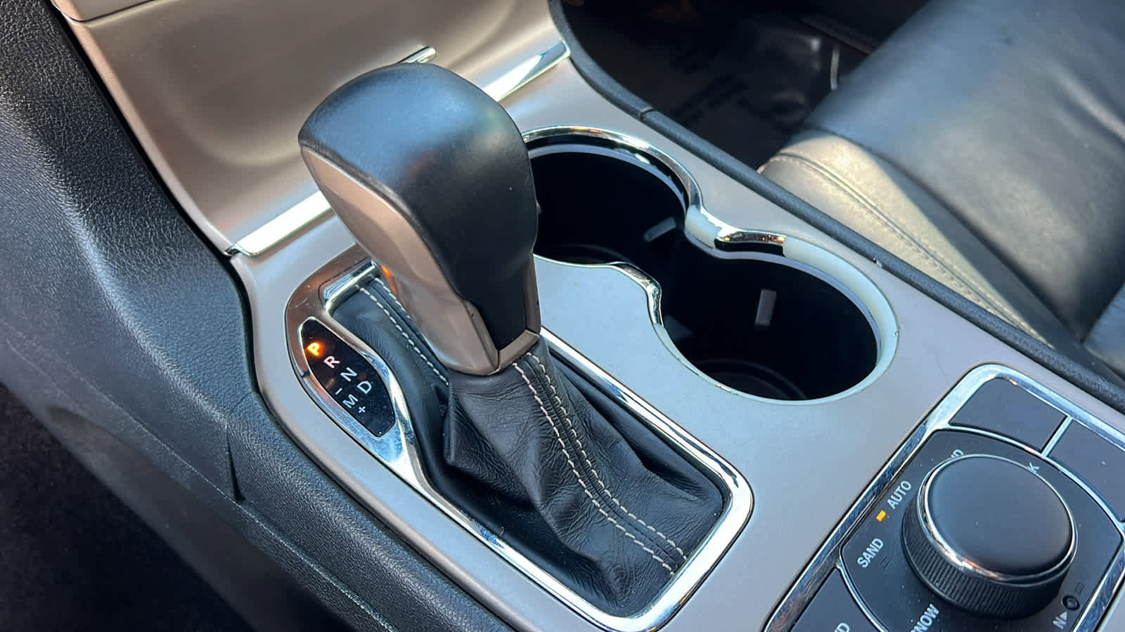 Used 2016 Jeep Grand Cherokee Limited image 13