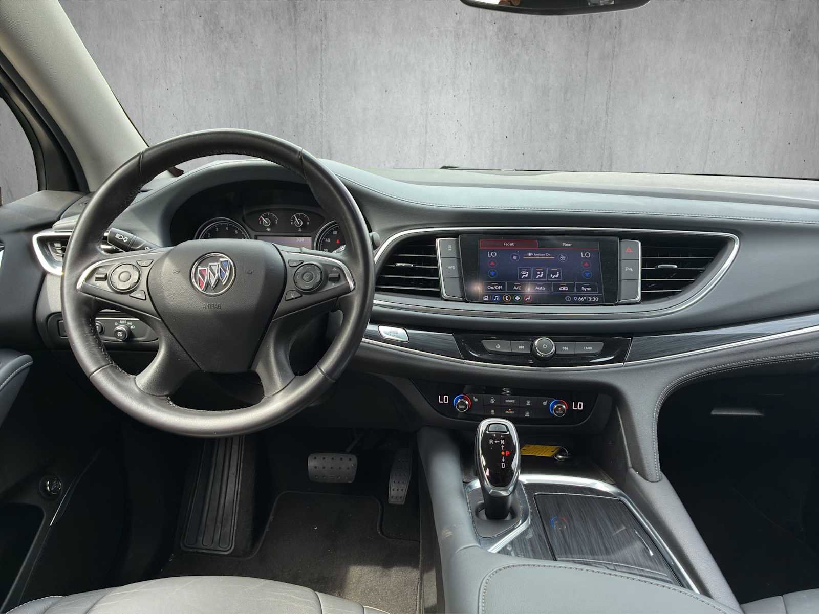 Used 2020 Buick Enclave Essence image 14