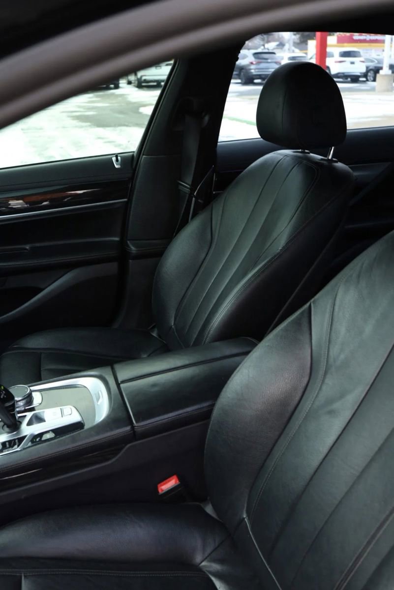 Used 2019 BMW 740i 740i Sedan 4D w/ M Sport Package image 16