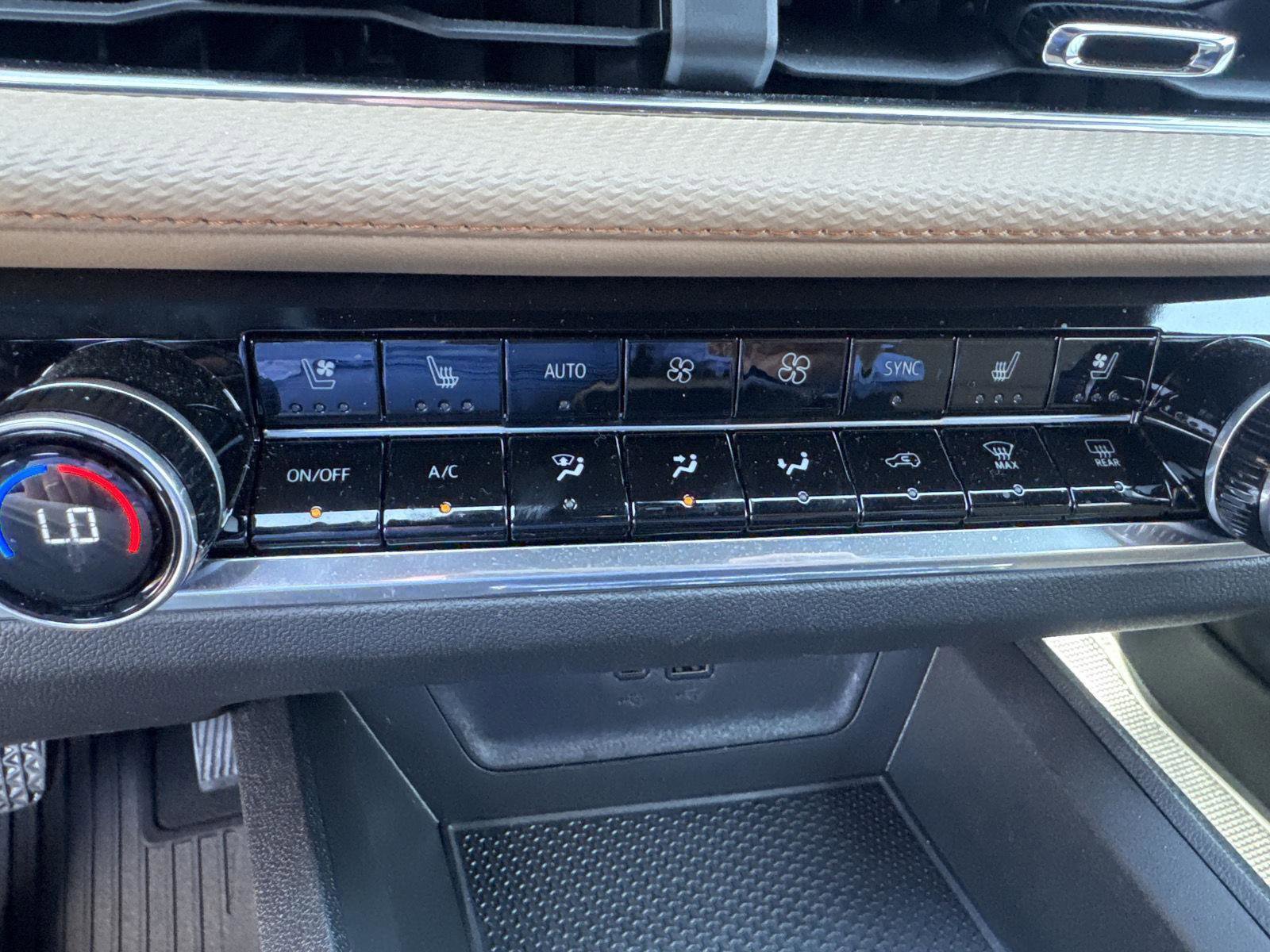 Used 2026 Chevrolet Equinox ACTIV w/ Convenience Package III FWD image 27