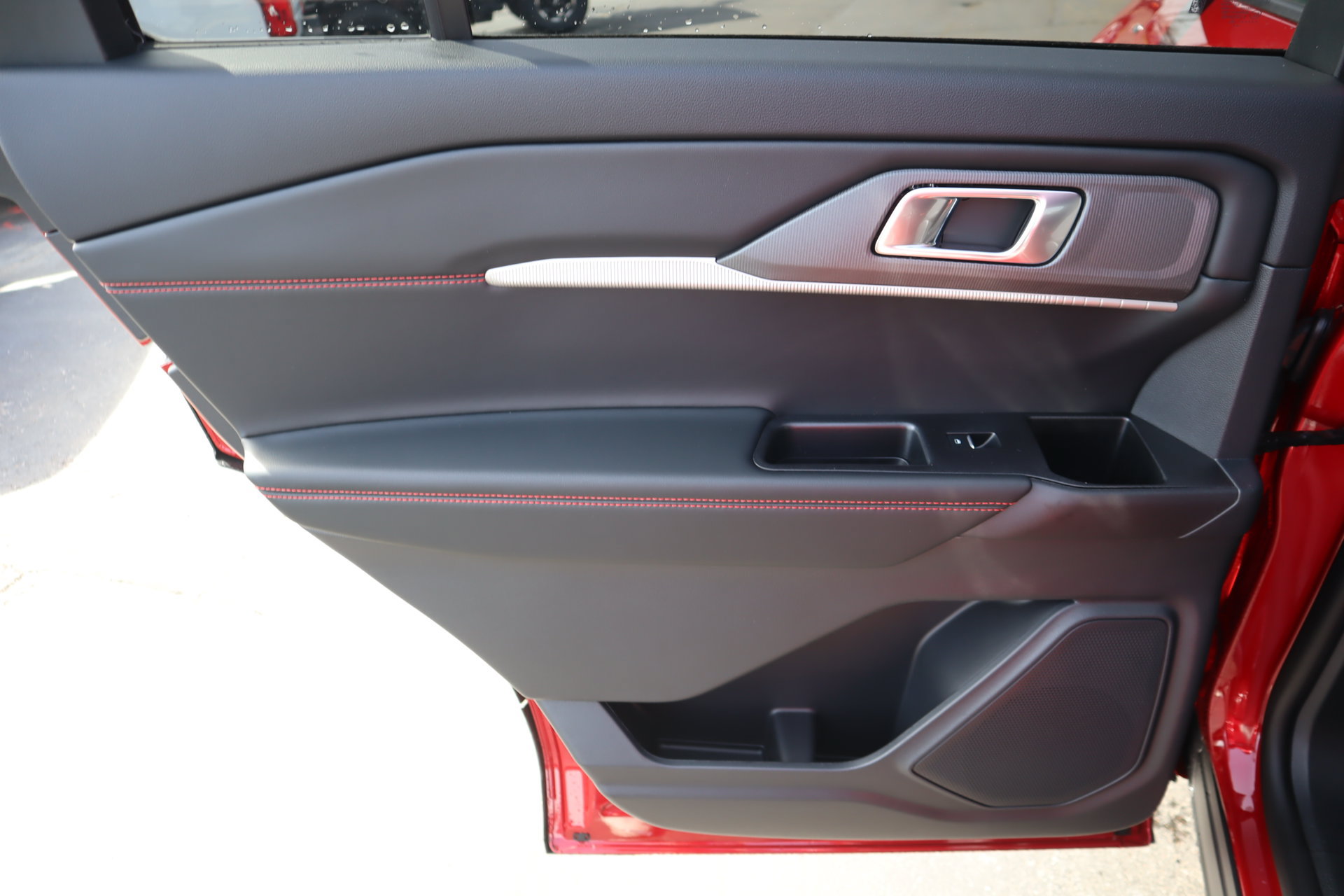 New 2026 Ford Explorer ST-Line w/ ST-Line Street Pack AWD/4WD image 19