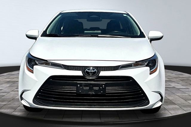 Used 2024 Toyota Corolla LE image 2