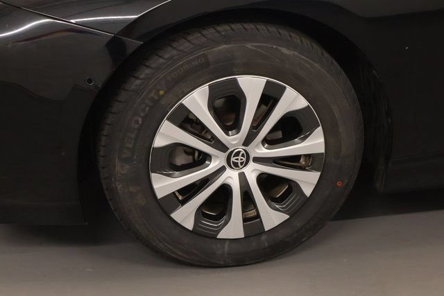 Certified 2021 Toyota Prius LE w/ Carpet Mat Package (TMS) AWD/4WD image 7