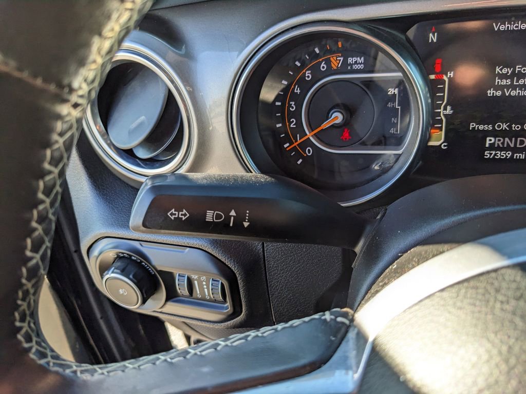 Used 2018 Jeep Wrangler Unlimited Sahara image 31