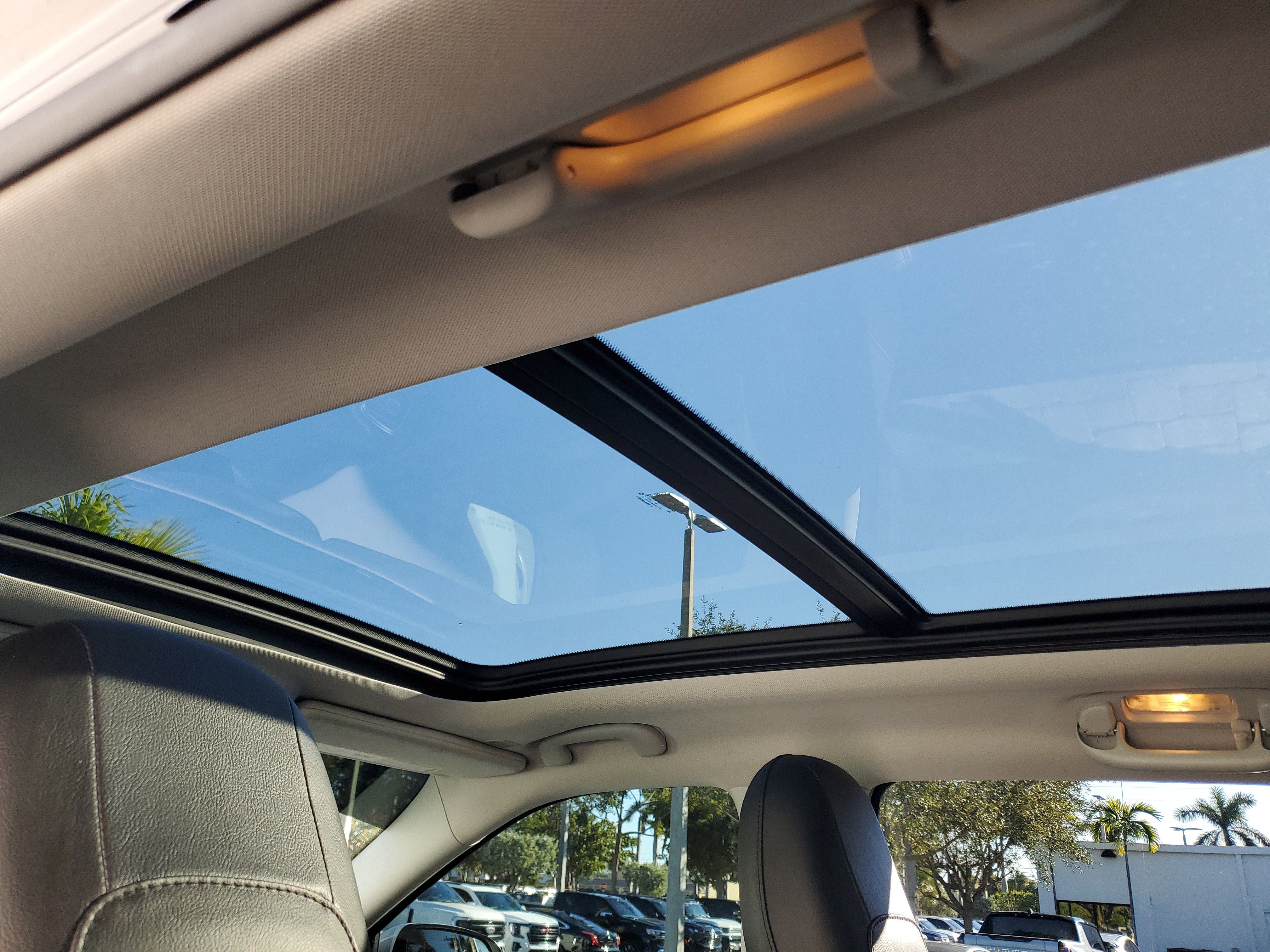 Used 2018 Jeep Compass Limited w/ Navigation Group image 15