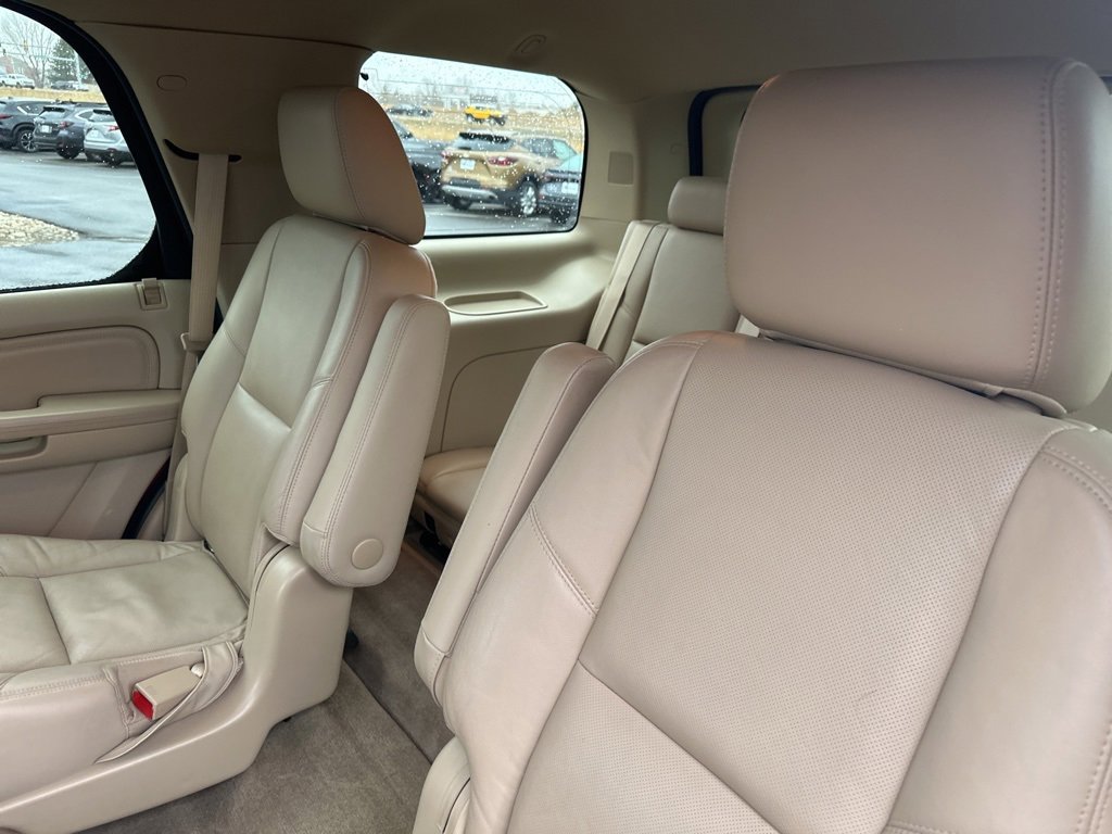 Used 2012 Cadillac Escalade Premium image 22