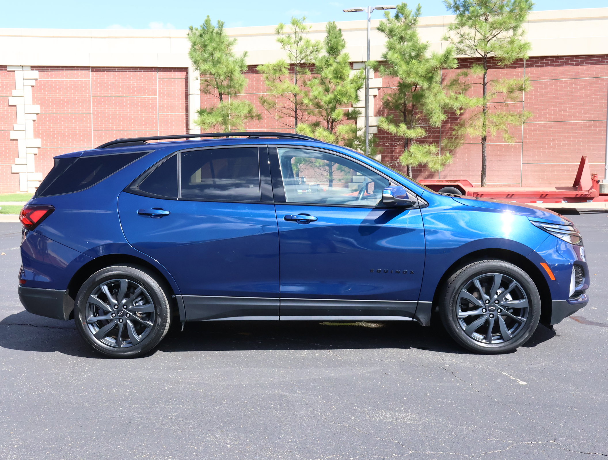 Used 2022 Chevrolet Equinox RS w/ Infotainment Package image 31