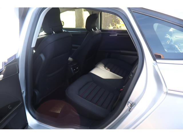 Used 2013 Ford Fusion SE FWD image 8