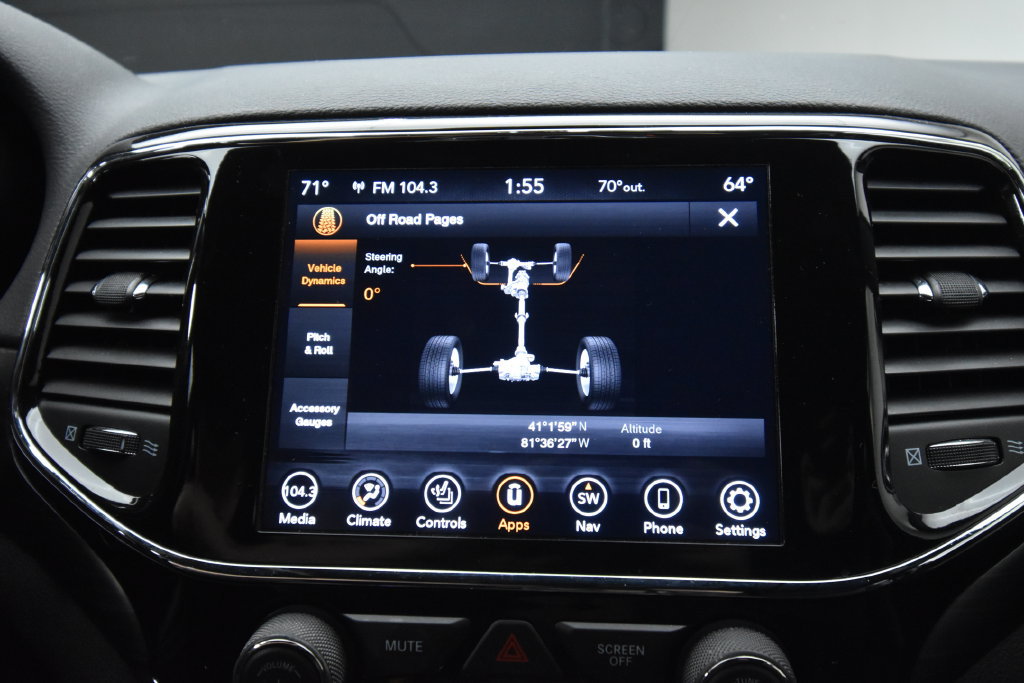 Used 2020 Jeep Grand Cherokee Altitude AWD/4WD image 13