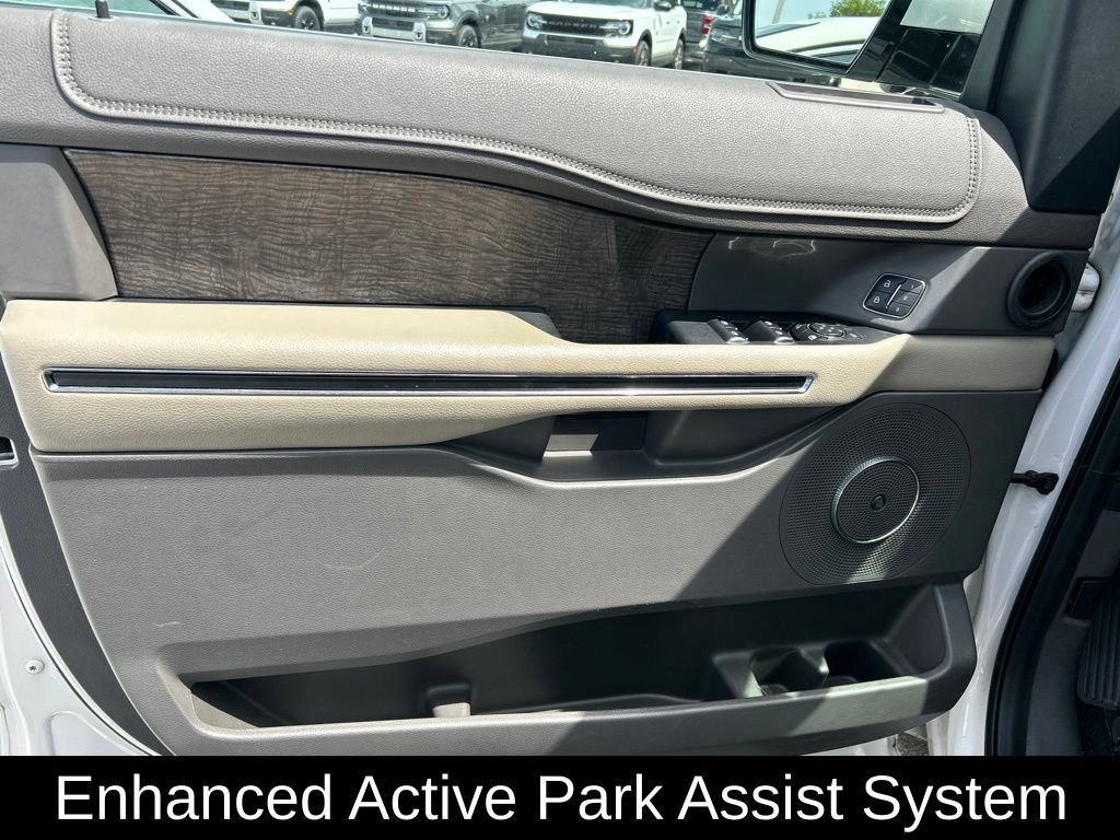 Used 2019 Ford Expedition Limited w/ Special Edition Package RWD image 17