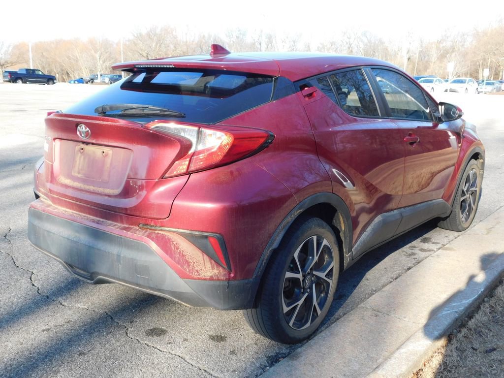 Used 2018 Toyota C-HR XLE image 4