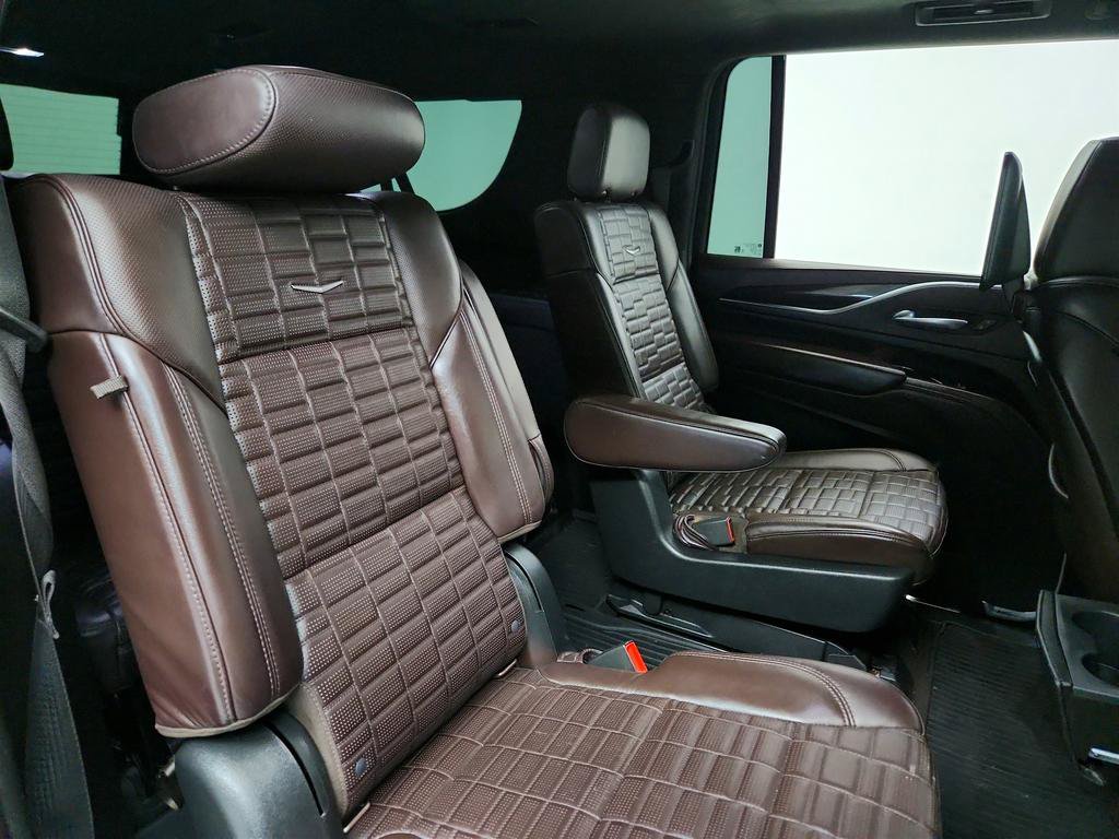 Used 2022 Cadillac Escalade ESV Sport Platinum w/ LPO, ONYX Package AWD/4WD image 31
