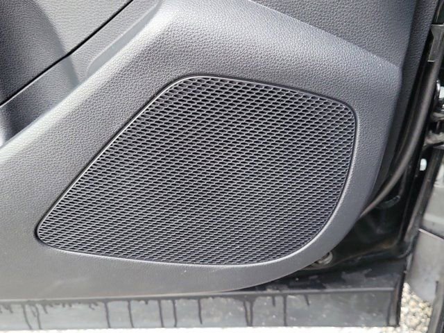 Used 2025 Toyota Corolla Cross L image 15