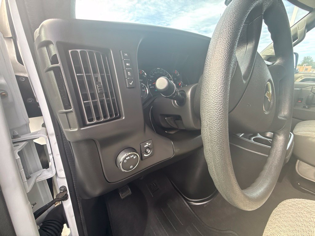 Used 2025 Chevrolet Express 3500 LT w/ LT Preferred Equipment Group RWD image 19