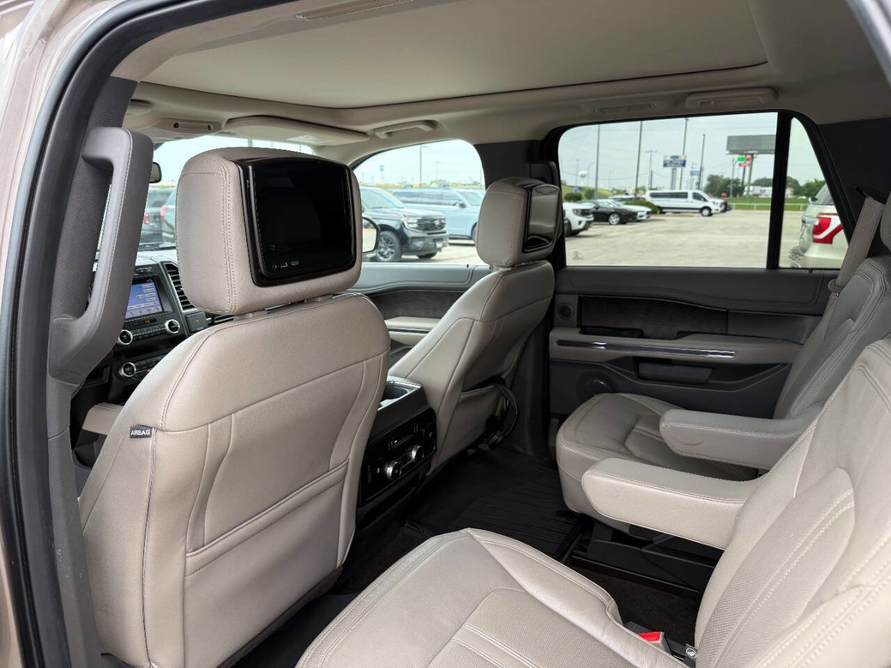 Used 2019 Ford Expedition Limited w/ Equipment Group 302A RWD image 13