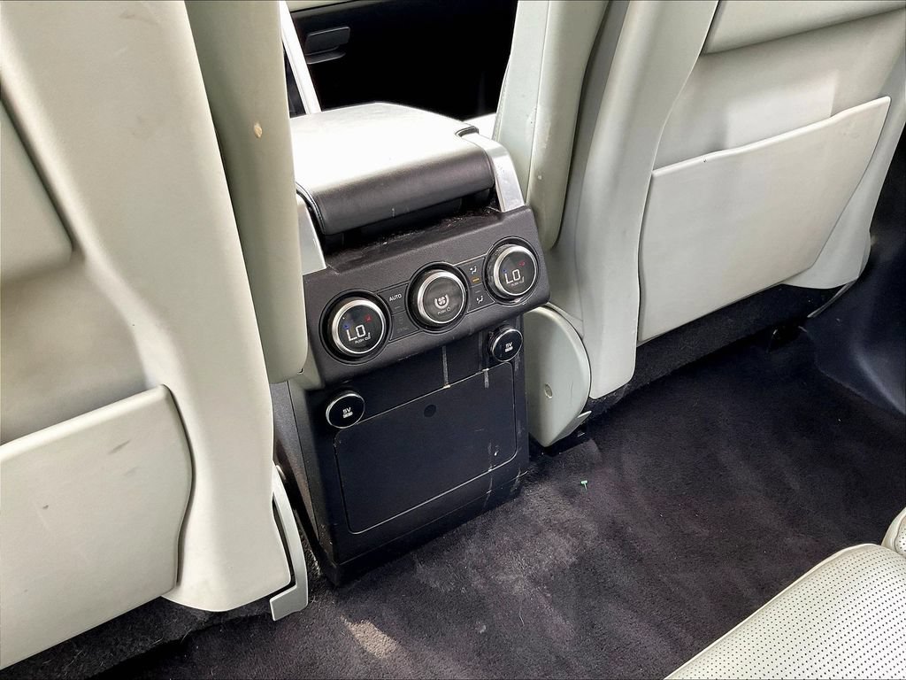 Used 2020 Land Rover Discovery HSE Luxury AWD/4WD image 13