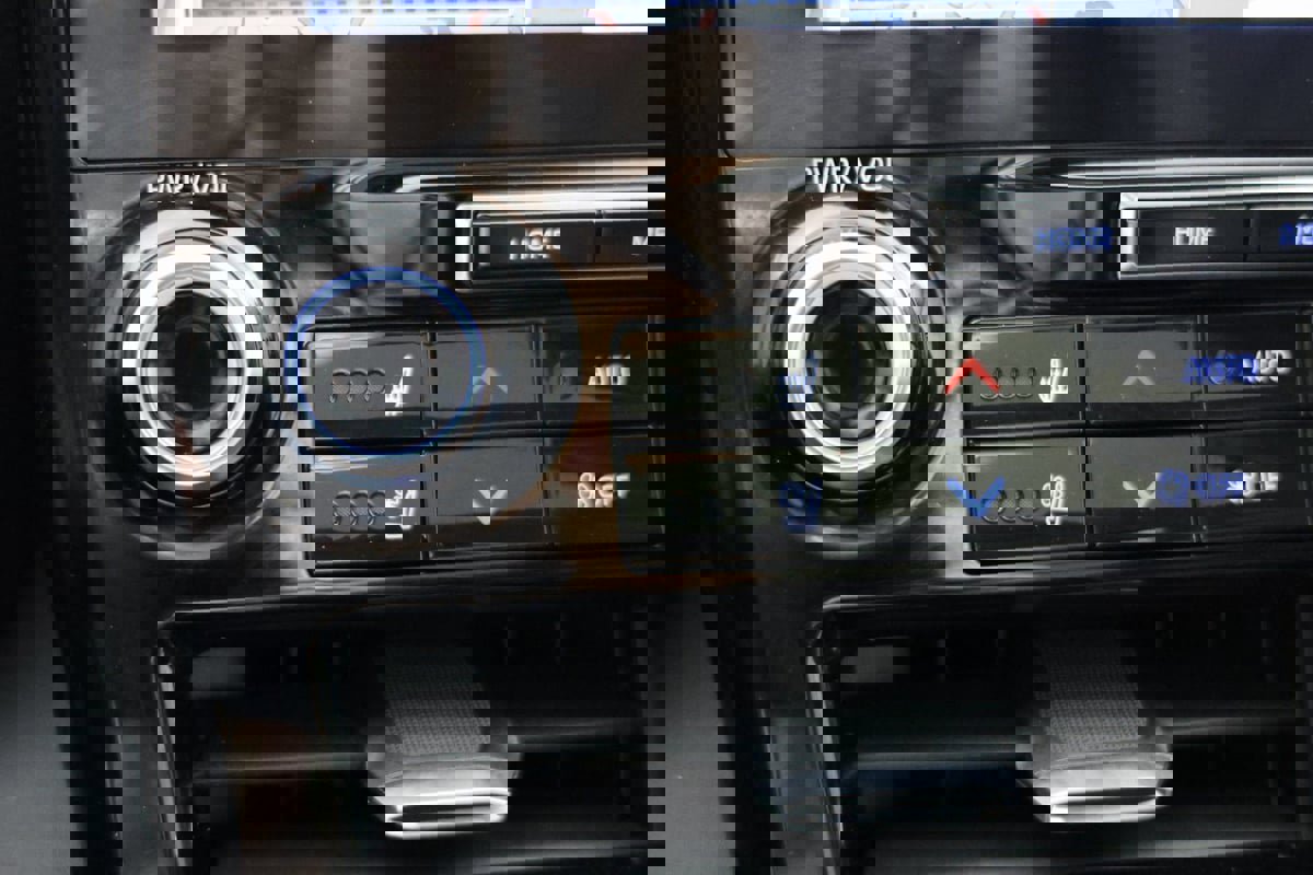 Used 2021 Toyota Highlander Platinum image 9