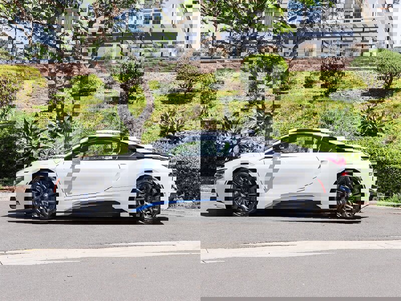 Used 2017 BMW i8 image 4