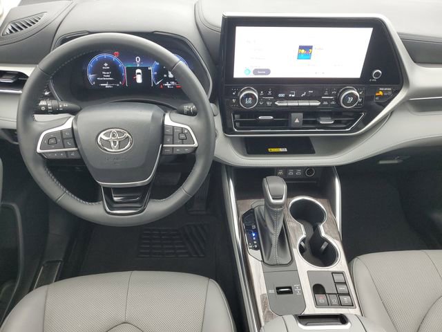 Used 2023 Toyota Highlander Platinum FWD image 18