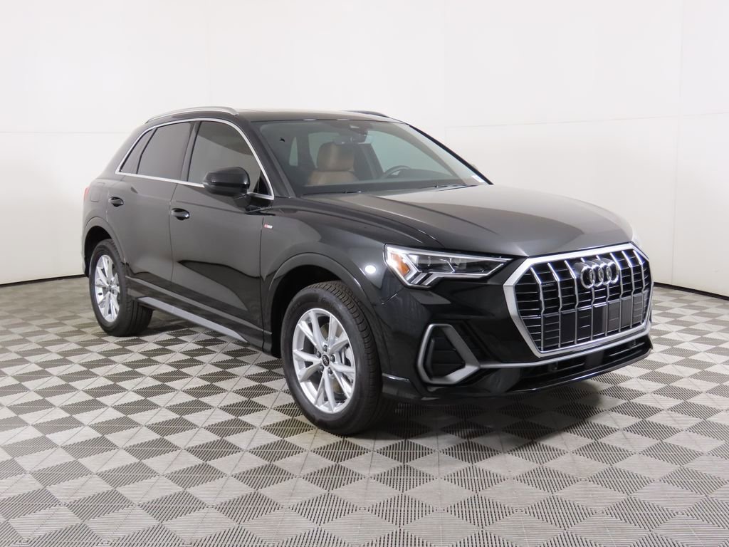 Certified 2025 Audi Q3 2.0T Premium w/ Convenience Package image 3