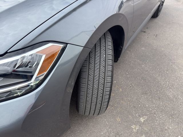 Used 2024 Volkswagen Jetta SE w/ Panoramic Sunroof Package image 24