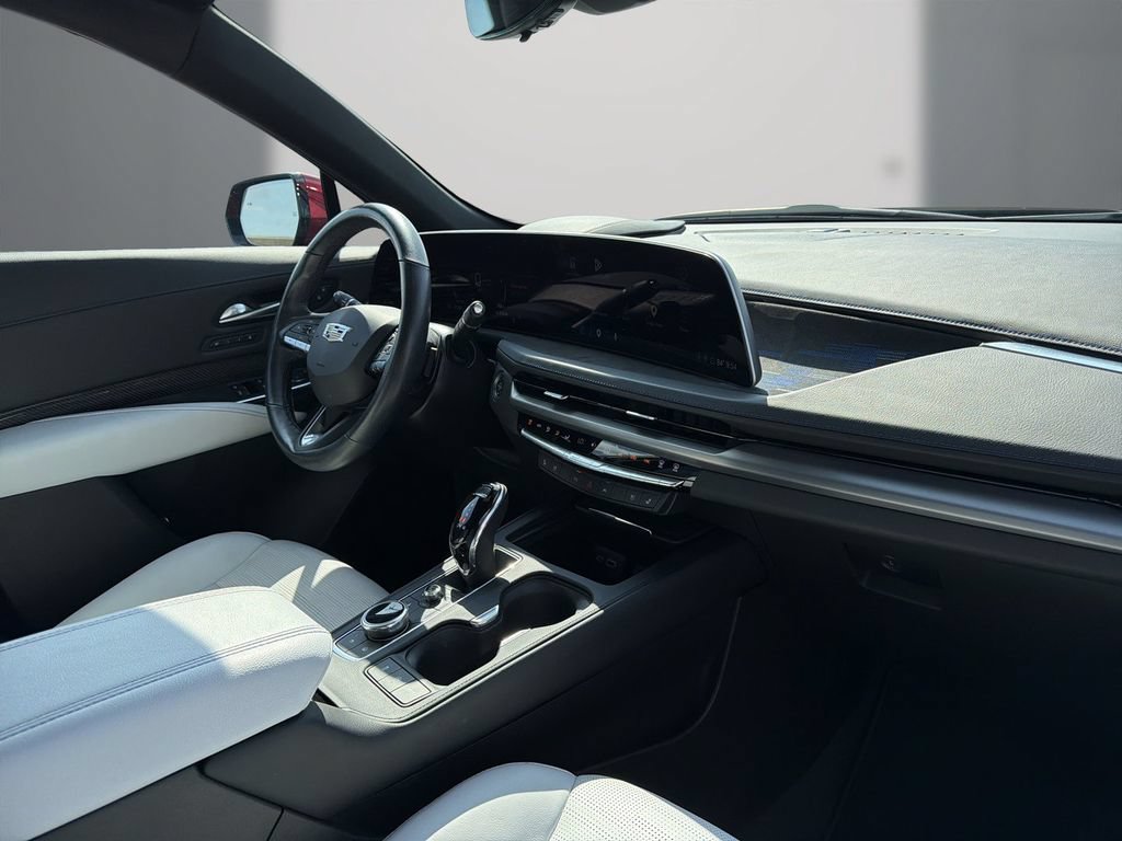 Certified 2024 Cadillac XT4 Sport FWD image 16