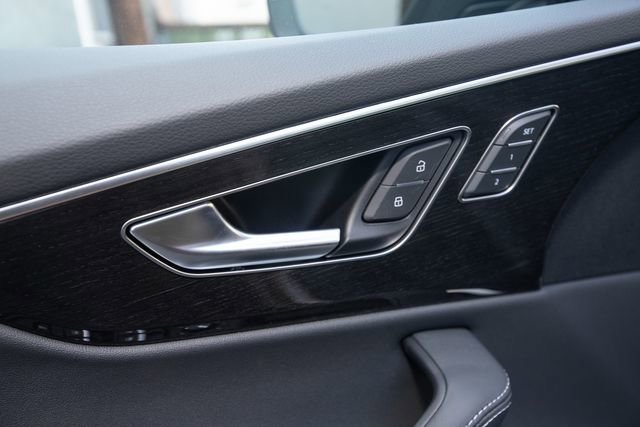 New 2025 Audi Q8 Premium Plus image 23