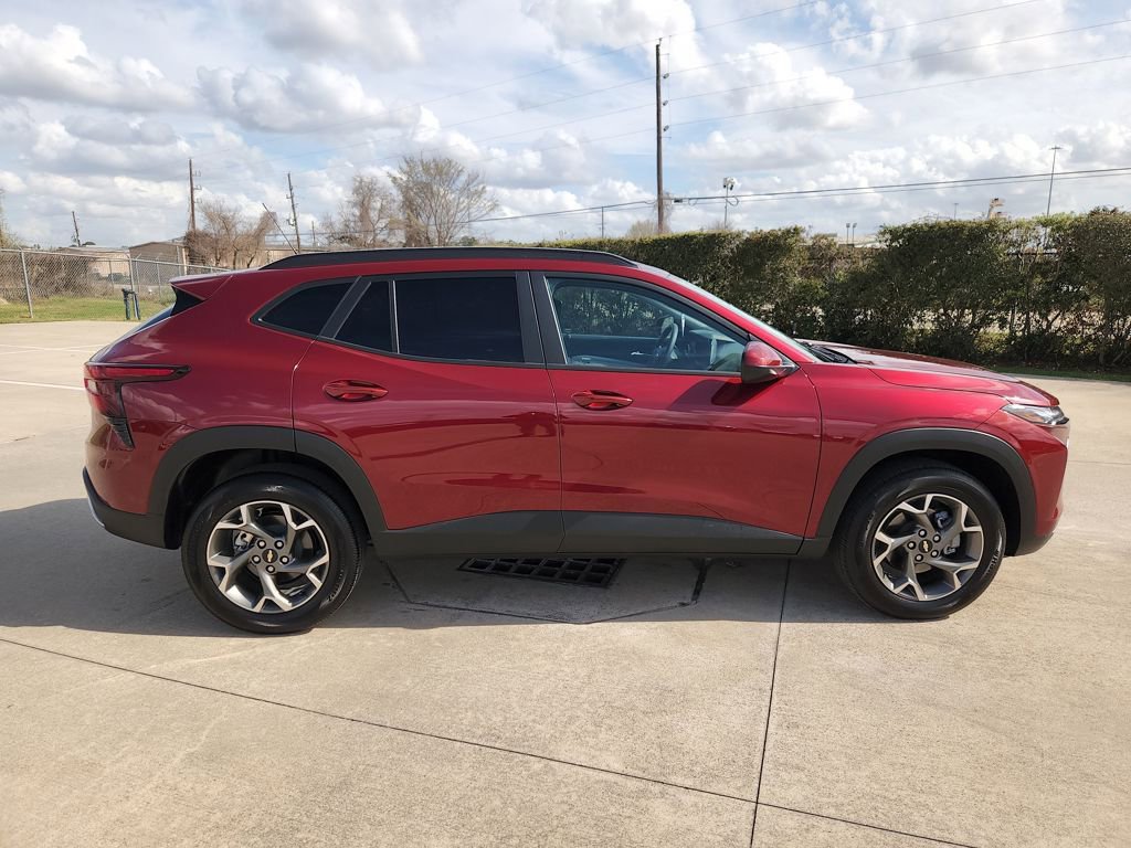 Used 2025 Chevrolet Trax LT video 4