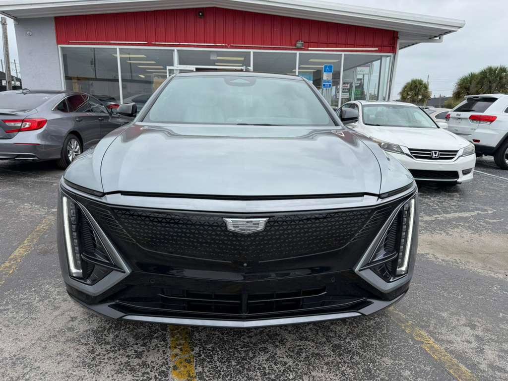 Used 2024 Cadillac Lyriq Sport image 2