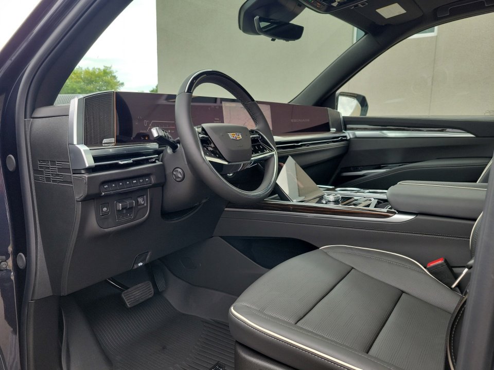 New 2025 Cadillac Escalade ESV Premium Luxury w/ Touring Package image 30