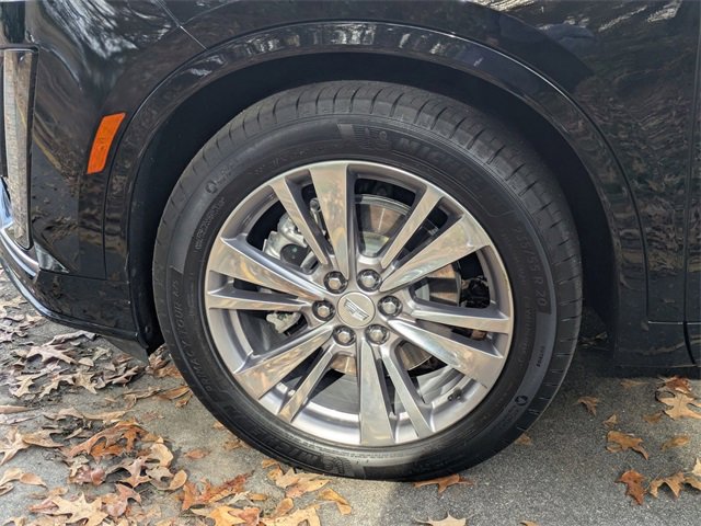 Used 2025 Cadillac XT6 Premium Luxury image 7