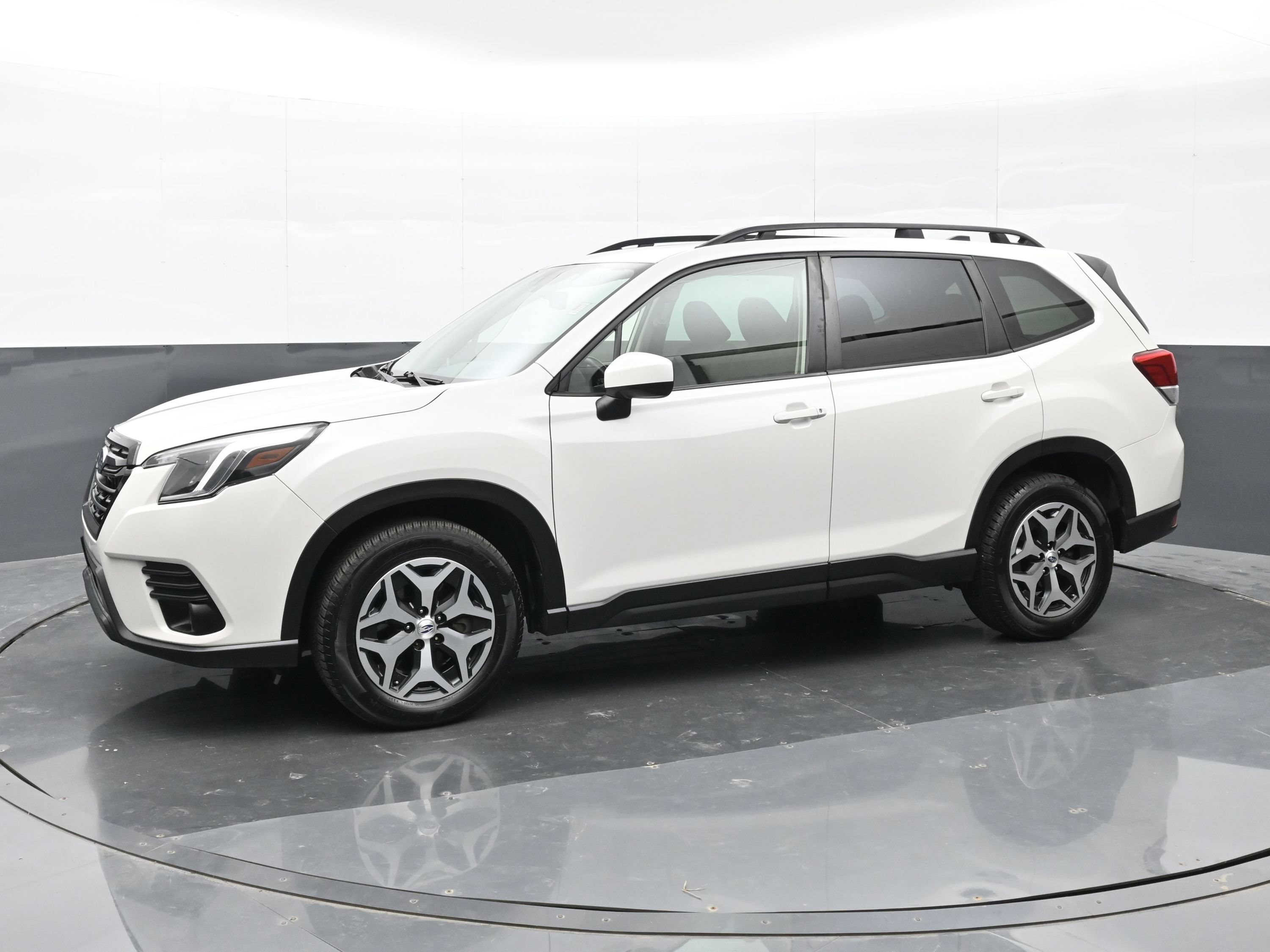 Used 2024 Subaru Forester Premium AWD/4WD image 6
