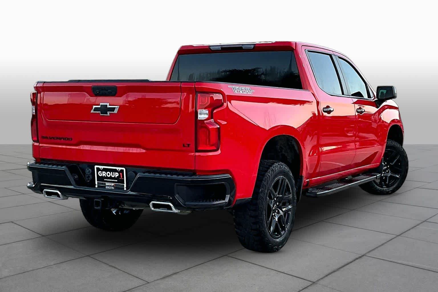 Used 2023 Chevrolet Silverado 1500 LT Trail Boss w/ LPO, Dark Essentials Package AWD/4WD image 12