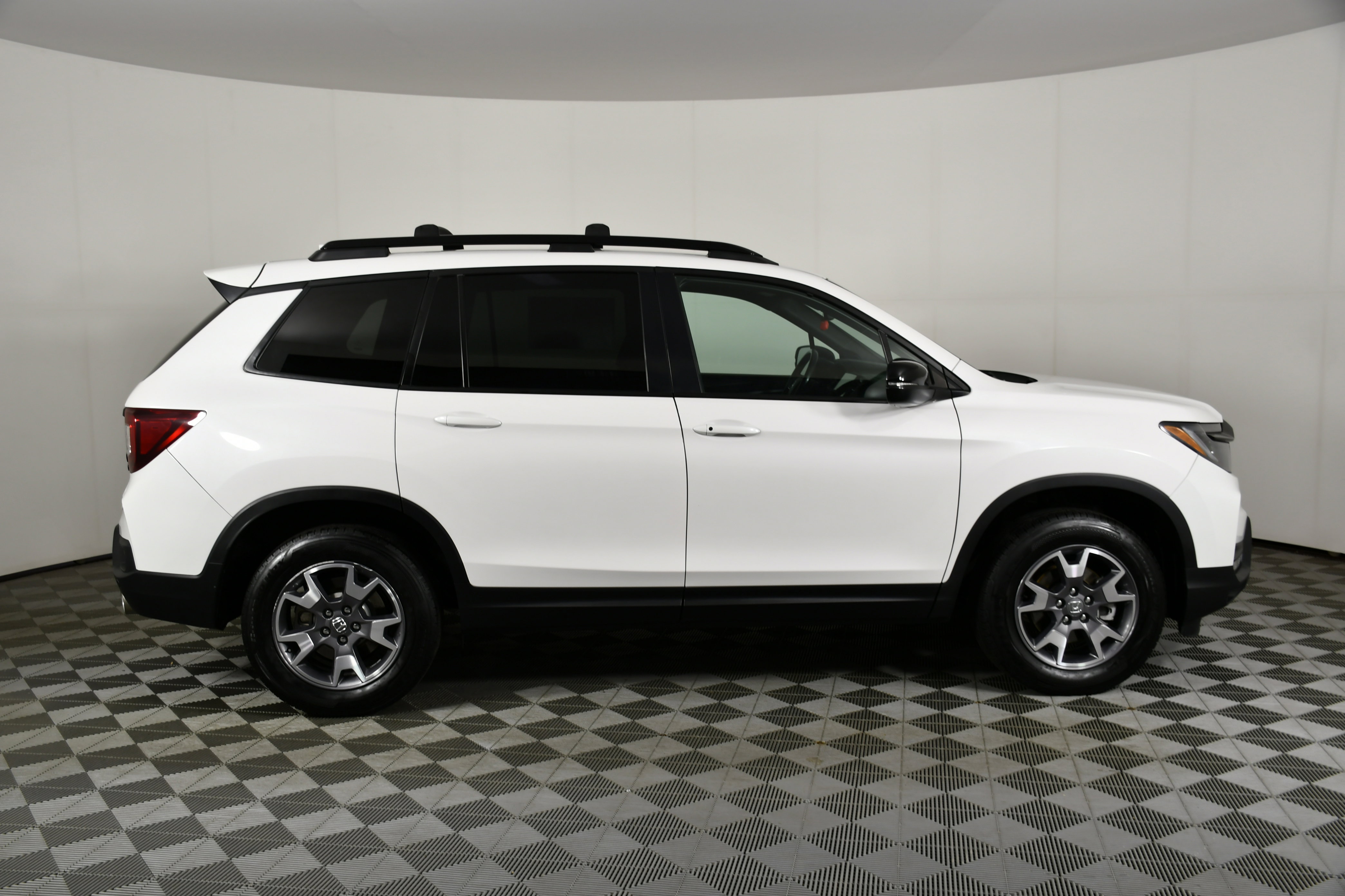 Certified 2023 Honda Passport TrailSport image 5