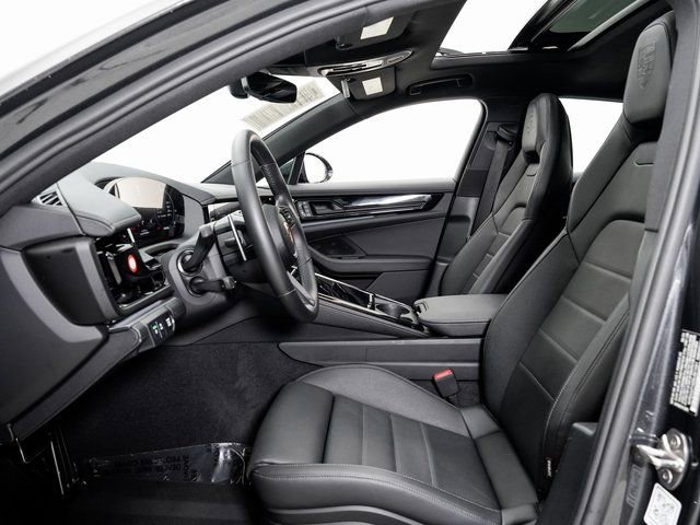 Certified 2025 Porsche Panamera 4 image 6