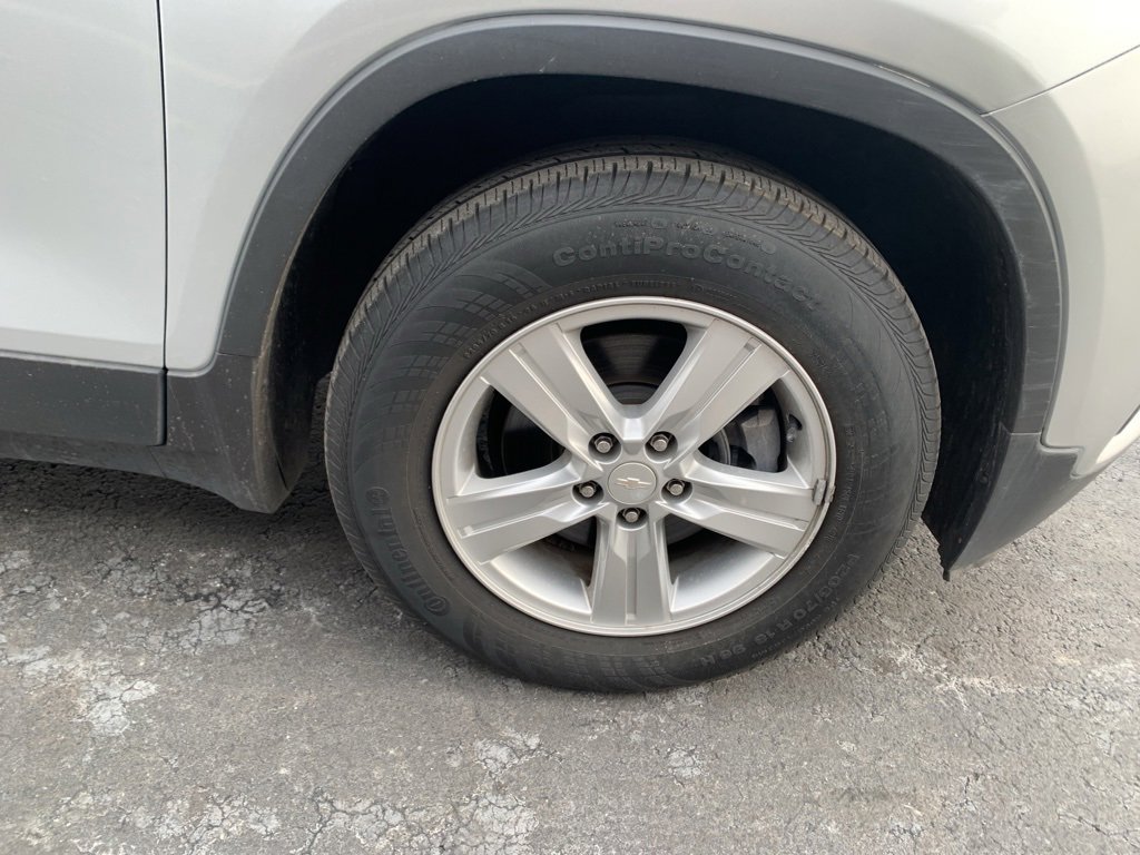 Used 2020 Chevrolet Trax LS w/ Tint and Cruise Package image 9