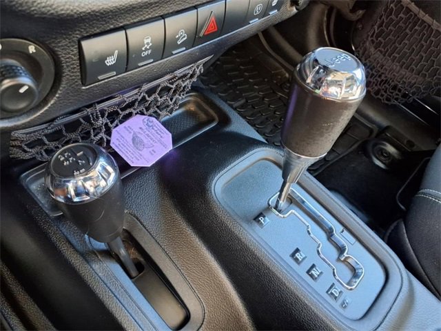 Used 2014 Jeep Wrangler Unlimited Rubicon w/ Connectivity Group image 37