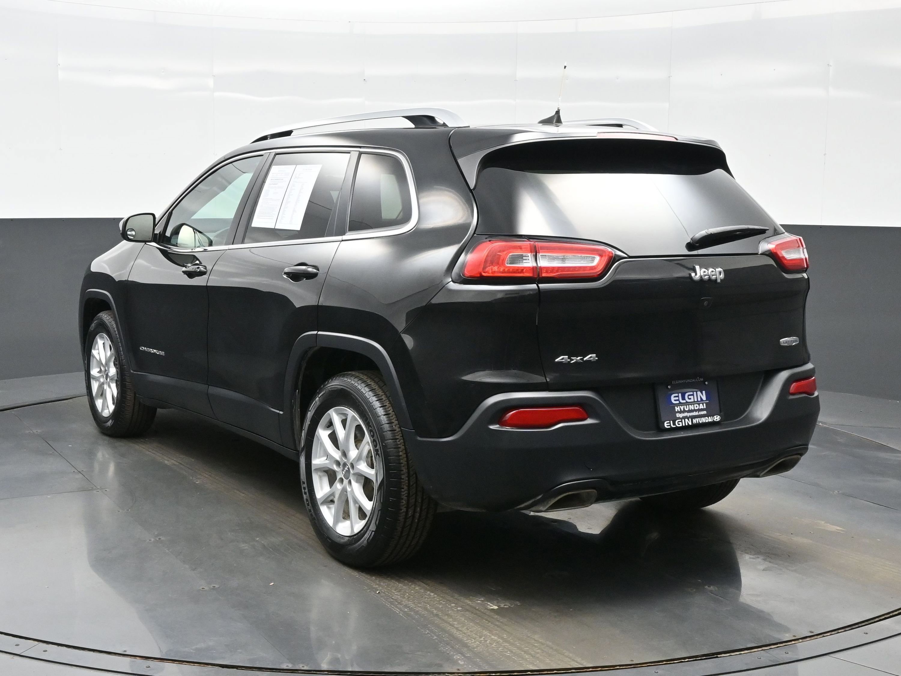 Used 2016 Jeep Cherokee Latitude w/ Comfort/Convenience Group image 4