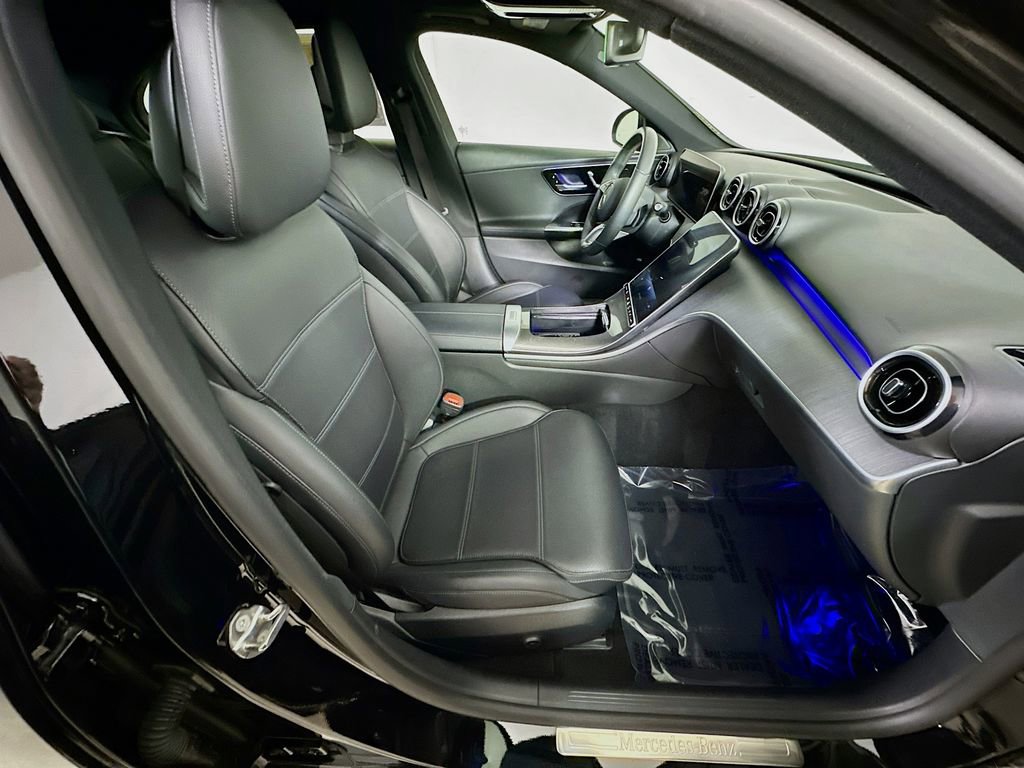 Used 2023 Mercedes-Benz C 300 Sedan image 12