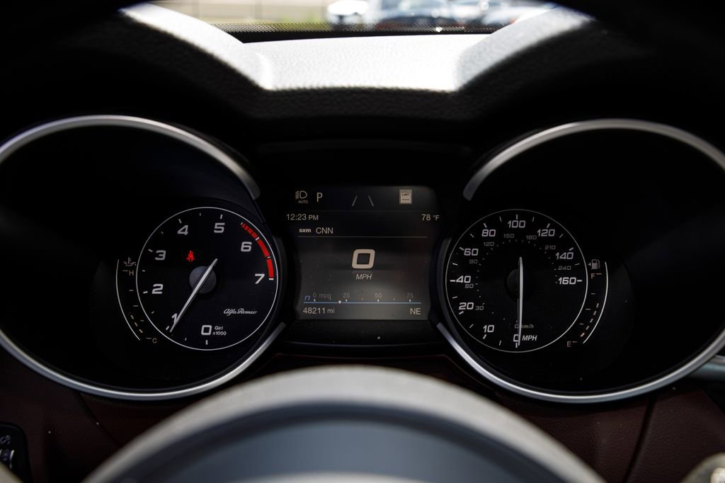 Used 2021 Alfa Romeo Stelvio Ti w/ Nero Edizione AWD/4WD image 13