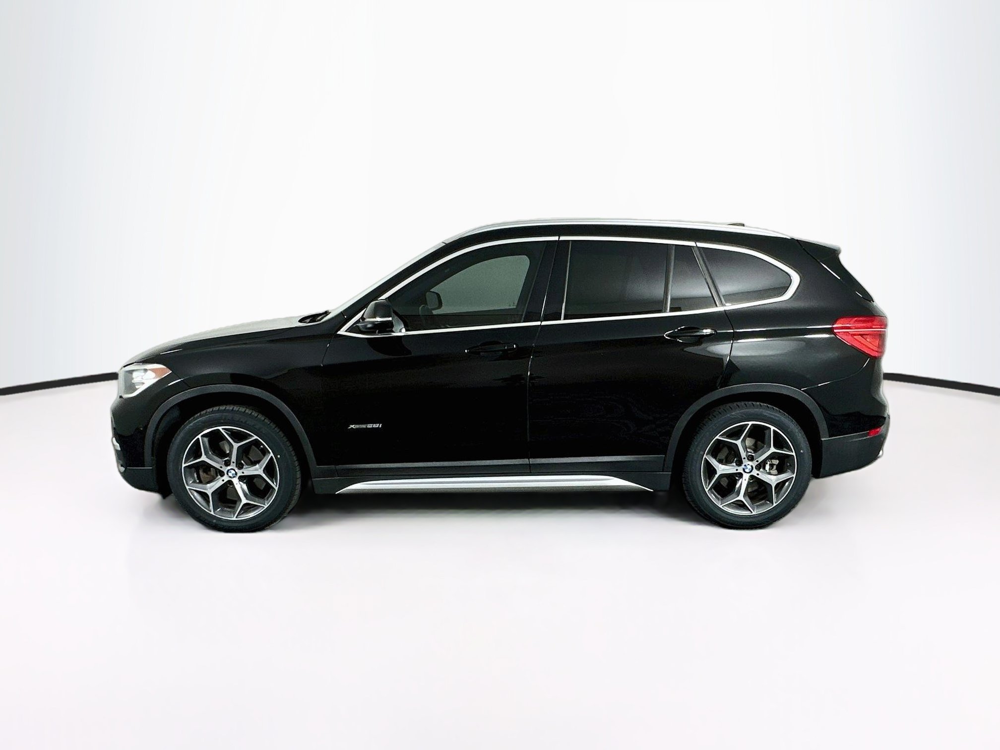 Used 2016 BMW X1 xDrive28i AWD/4WD image 4
