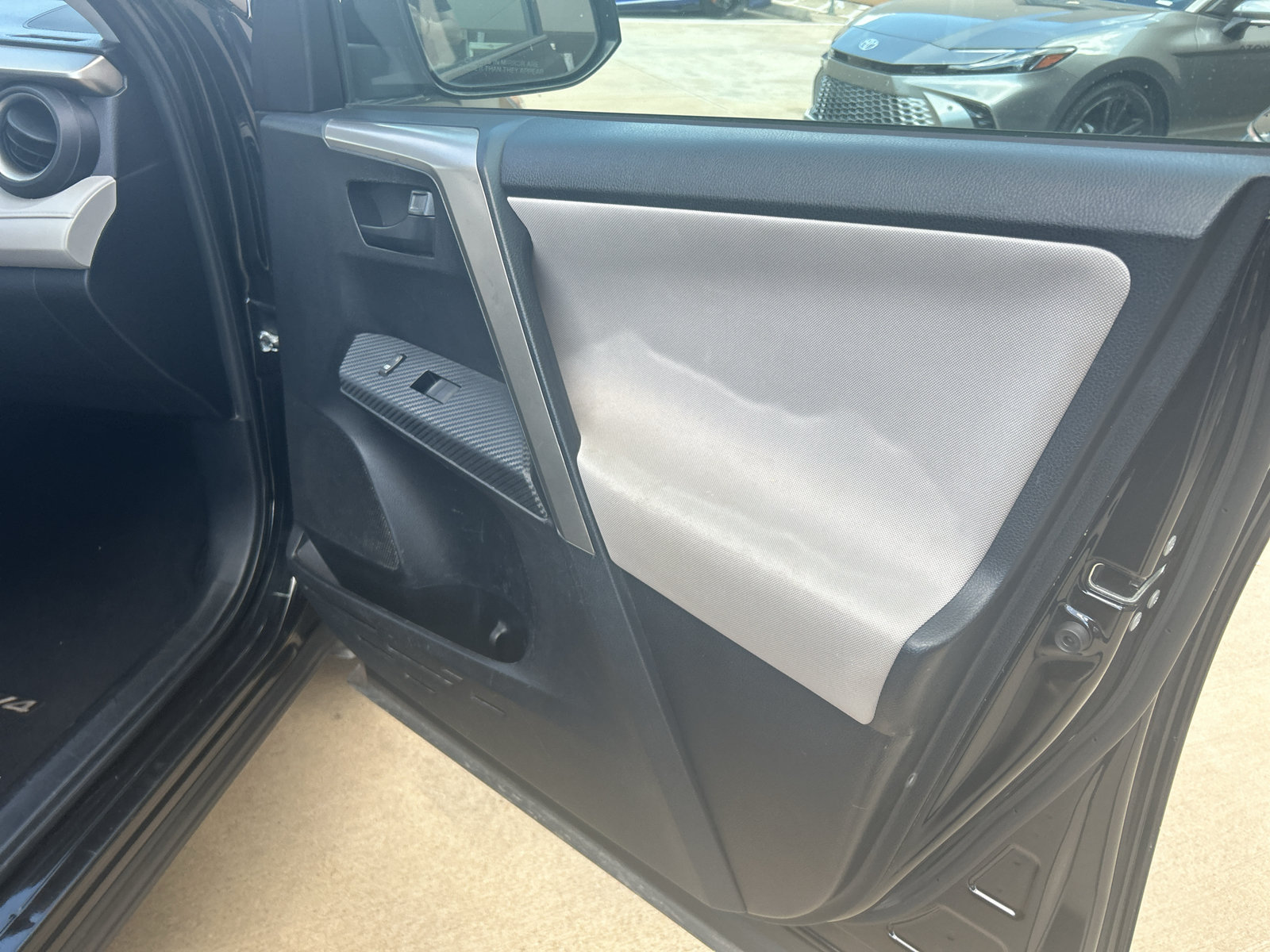 Used 2015 Toyota RAV4 LE AWD/4WD image 20