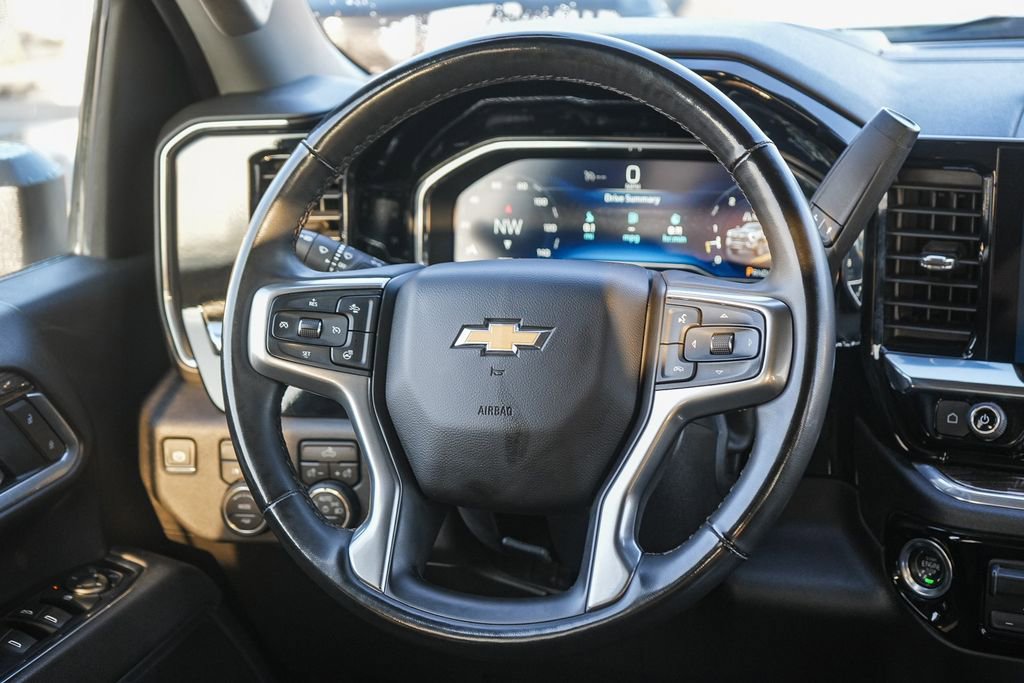 Used 2025 Chevrolet Silverado 2500 LT w/ Convenience Package image 16